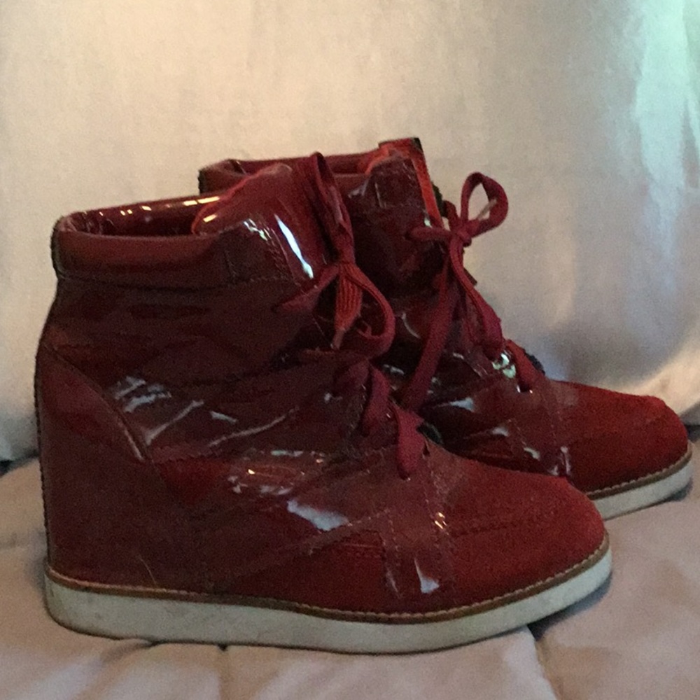 Wedge sneakers